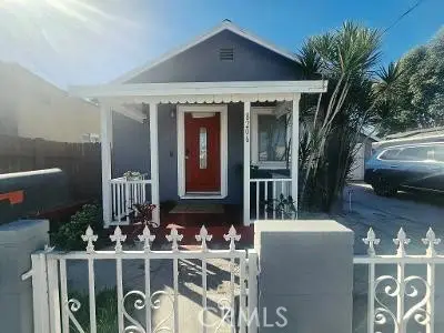 8206 Olanda, Paramount, CA 90723