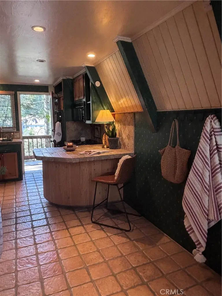 164 Rocky Point Way, Lake Arrowhead, CA 92352 - #3