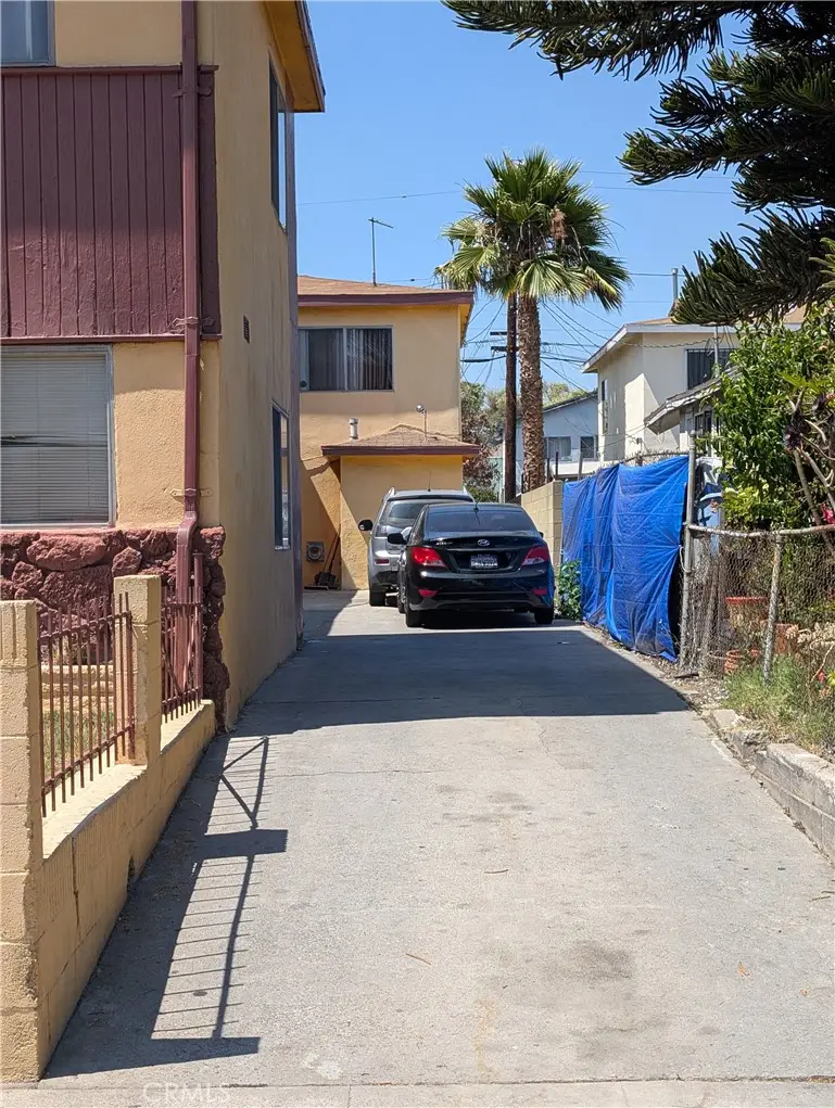 203 W 77th St Street W, Los Angeles, CA 90003 - #3