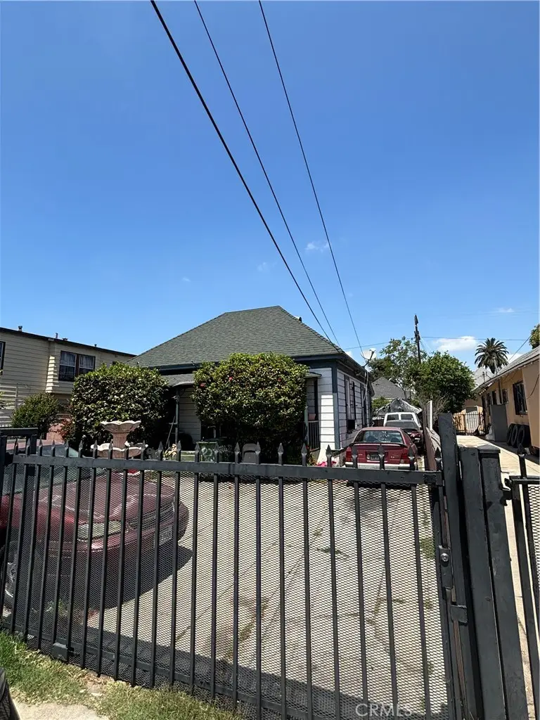 223 E 28th Street, Los Angeles, CA 90011 - #3