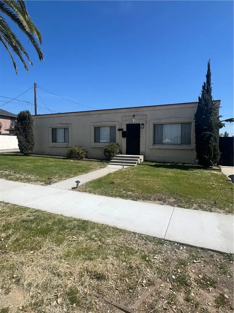 1034 N Enid Avenue, Azusa, CA 91702 - #1