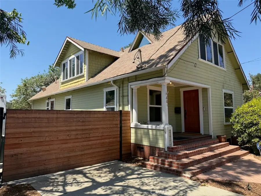 881 Winona Avenue, Pasadena, CA 91103 - Image #2