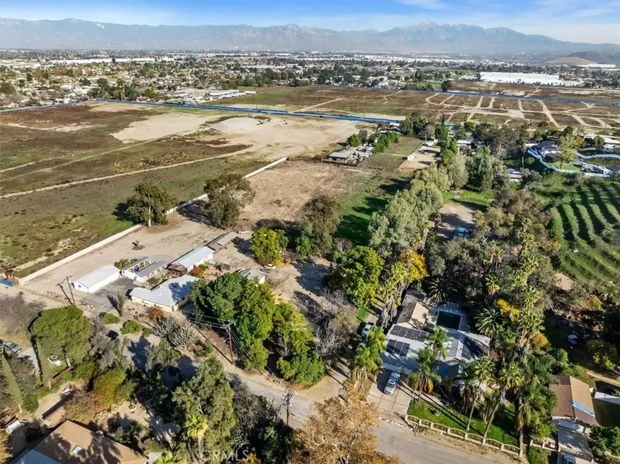 11139 Laurel Avenue, Bloomington, CA 92316 - Image #2