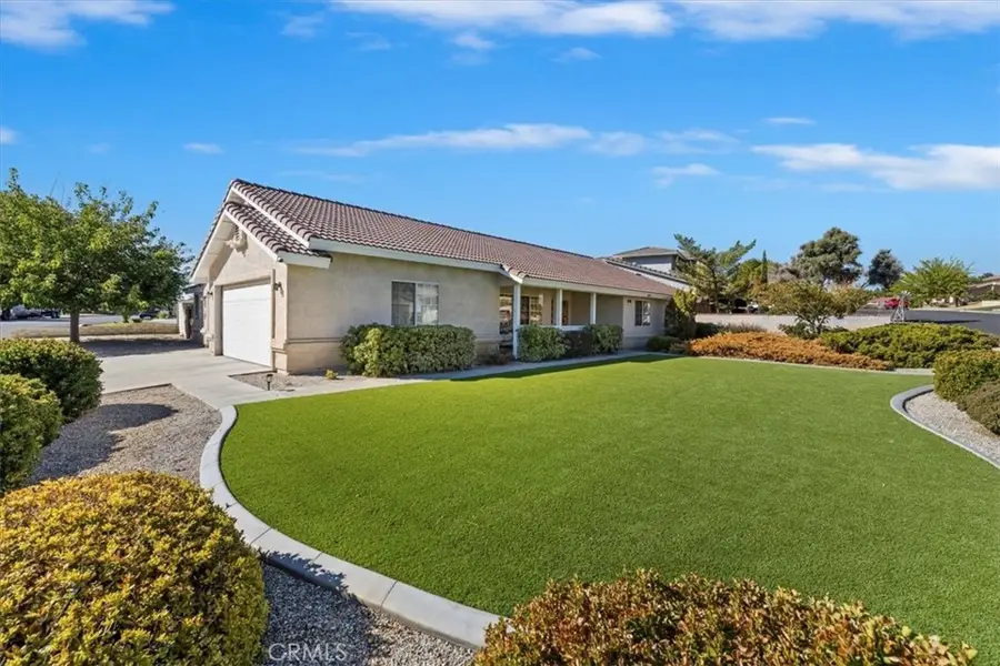 18065 Pebble Beach, Victorville, CA 92395 - Image #3