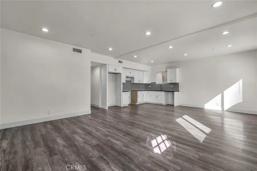 755 E 84th, Los Angeles, CA 90001 - #2