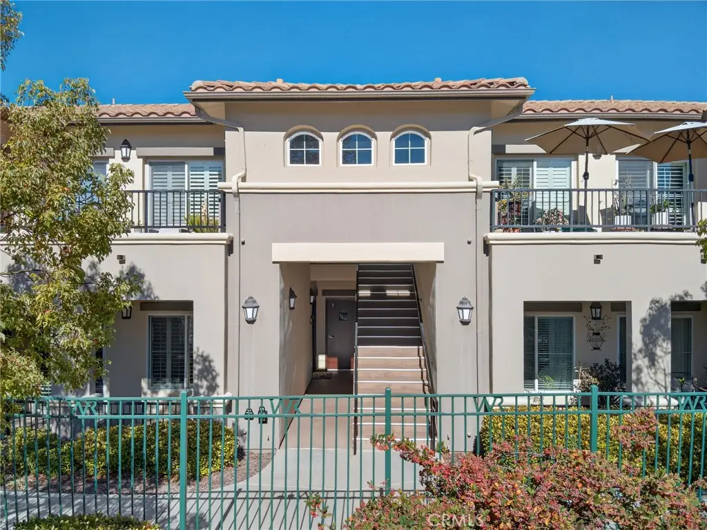 453 Country Club Drive #103, Simi Valley, CA 93065 - Image #1