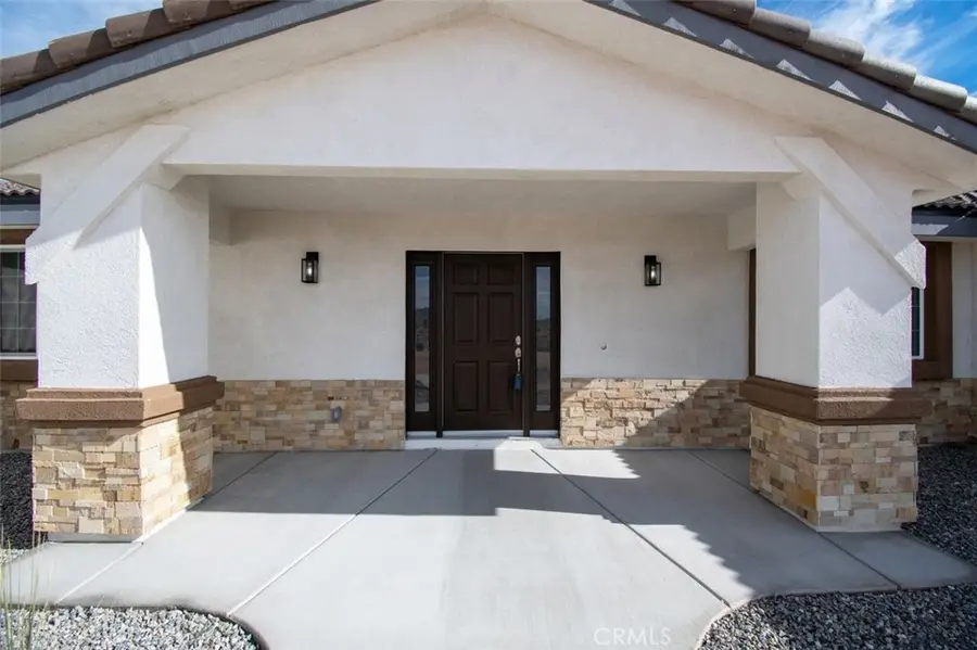 16925 Nanticoke, Apple Valley, CA 92307 - Image #2