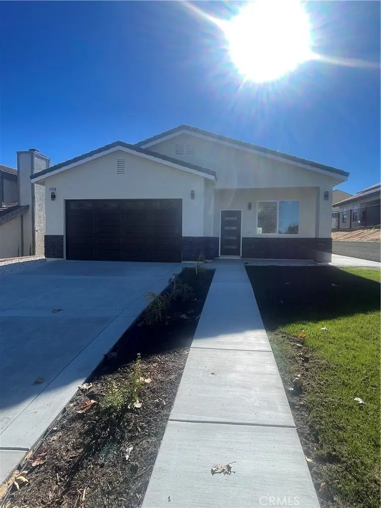 17745 Vista Point, Victorville, CA 92395 - #2