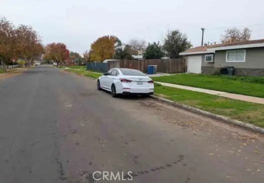 2227 W Dayton Avenue, Fresno, CA 93705 - #2
