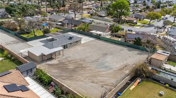 9784 Poplar Avenue, Fontana, CA 92335