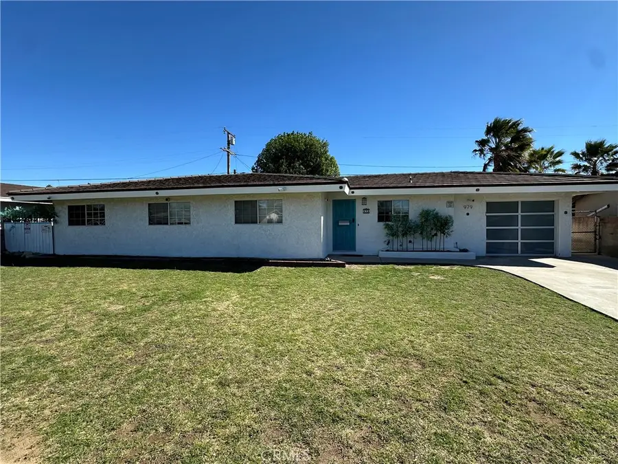 979 N Gardena, Rialto, CA 92376 - #2