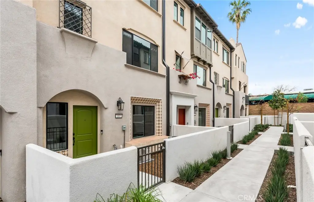 107 Kimberwick Court, Burbank, CA 91506 - #1