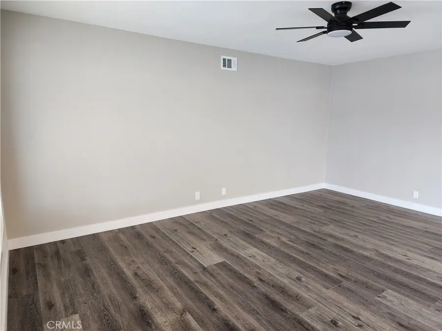 880 S State, Hemet, CA 92543 - #3