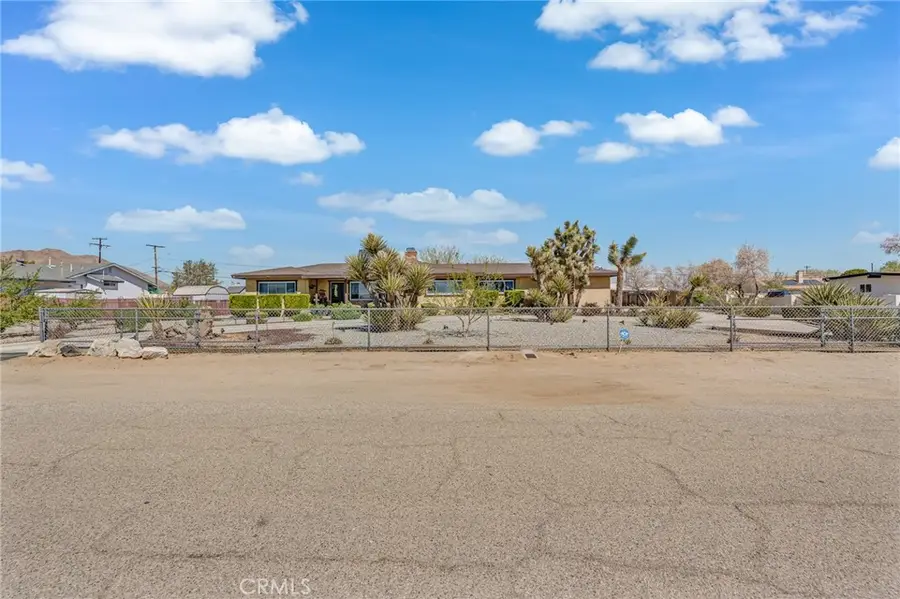 20936 Wigwam Street, Apple Valley, CA 92307 - #3