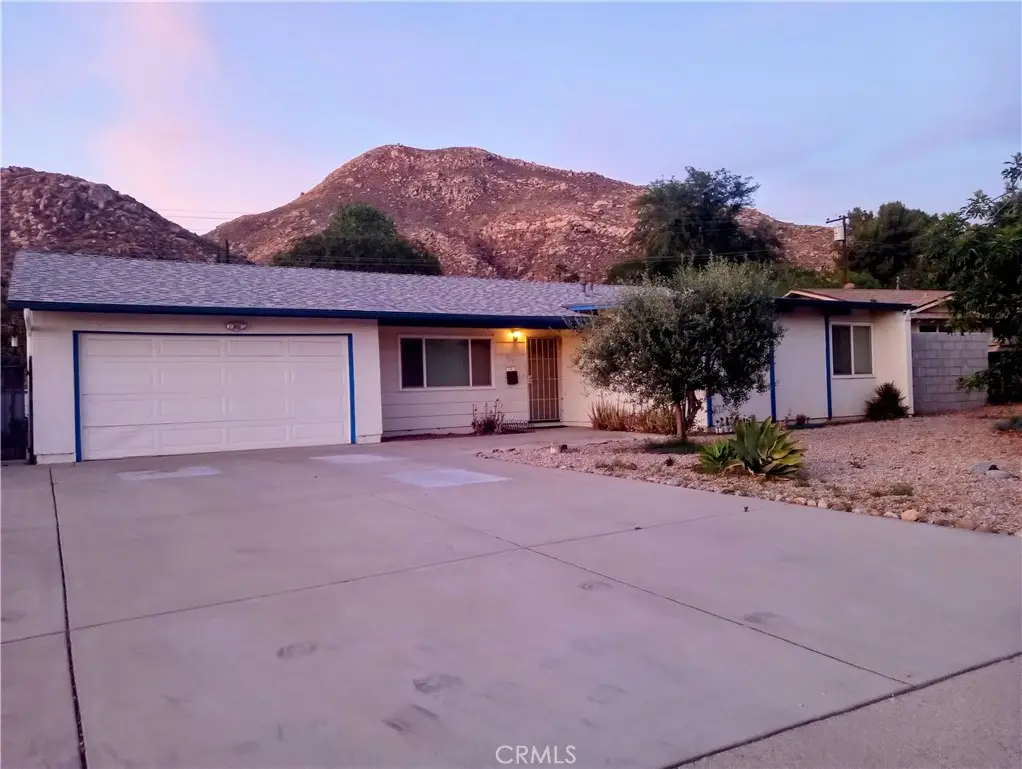 657 Glenhill Drive, Riverside, CA 92507 - #1
