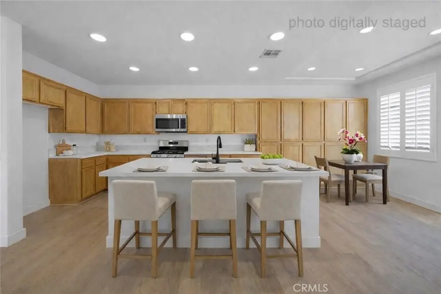 13290 Via Robles, Victorville, CA 92392 - #3