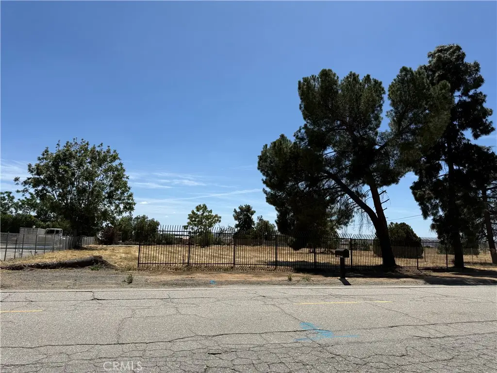 671 W Avenue L, Calimesa, CA 92320 - #1