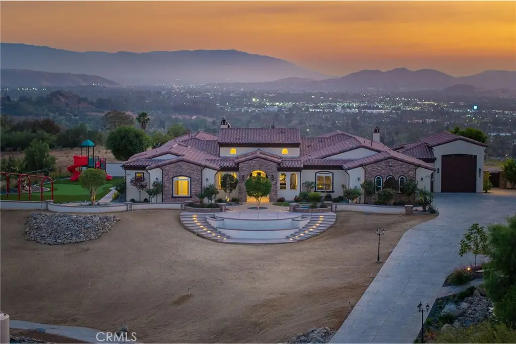 6355 Cresthaven, Riverside, CA 92506 - #1