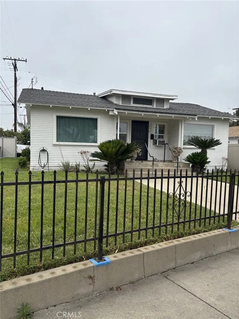 412 E Grand Boulevard, Corona, CA 92879 - #1
