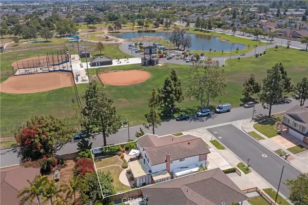 2001 W San Lorenzo, Santa Ana, CA 92704
