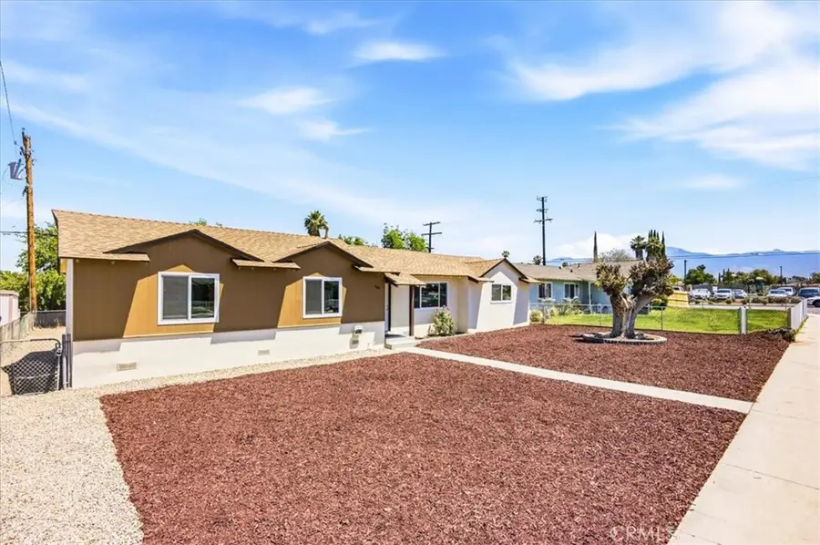 548 W Montrose, Hemet, CA 92543 - #2