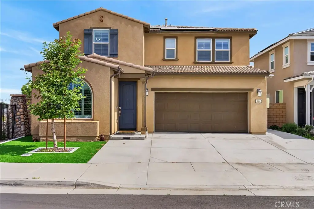 944 Half Moon Avenue, Redlands, CA 92374 - #1