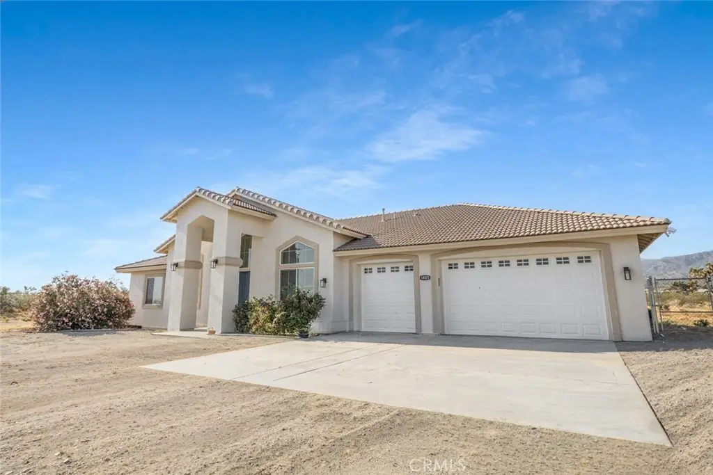 1485 La Mesa, Phelan, CA 92371 - #1