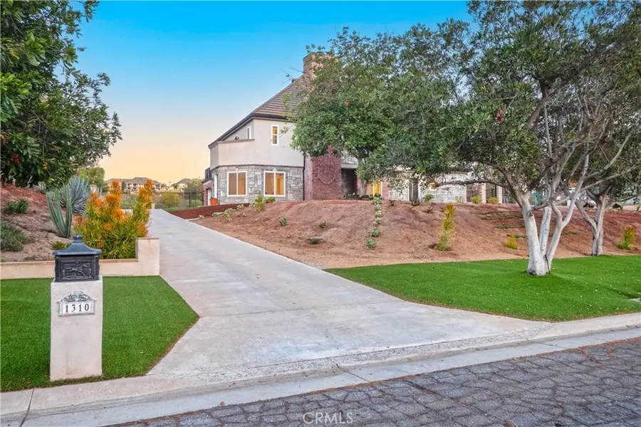 1310 Coronet Drive, Riverside, CA 92506 - #3