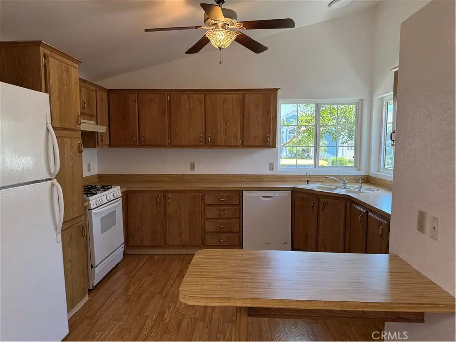 140 W Pioneer, Redlands, CA 92374 - #3