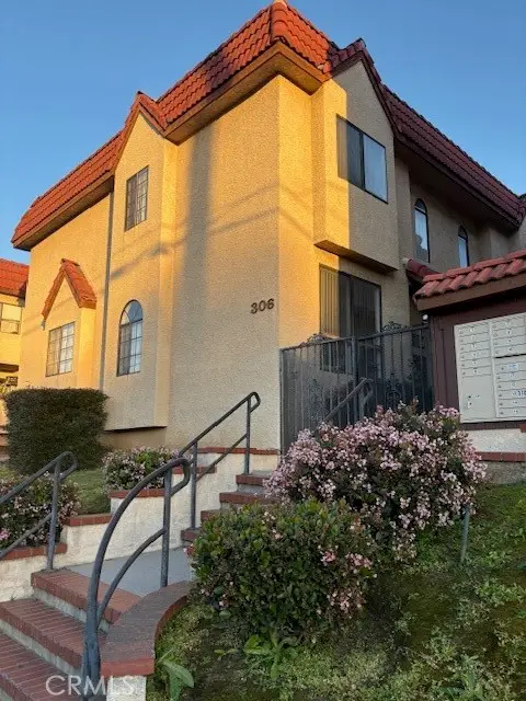 306 W Woodward Avenue, Alhambra, CA 91801