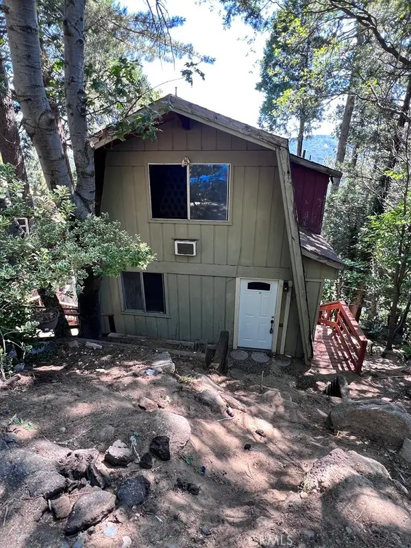 23865 Lakeview, Crestline, CA 92325