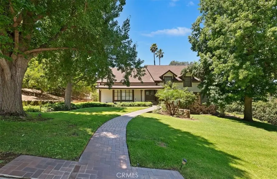 2154 Gainsborough, Riverside, CA 92506 - #2