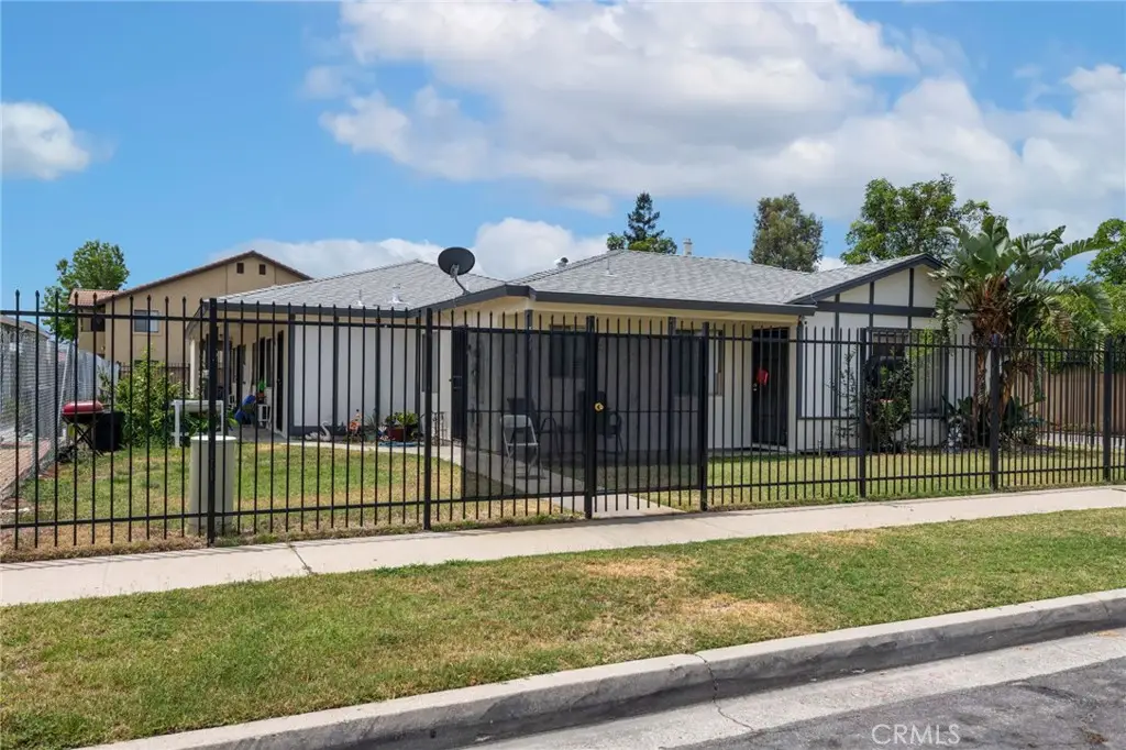 595 W Shamrock Street, Rialto, CA 92376 - #1