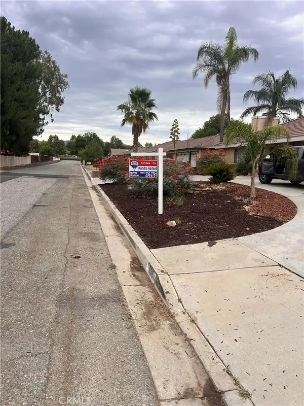 575 Lauresa, Hemet, CA 92544