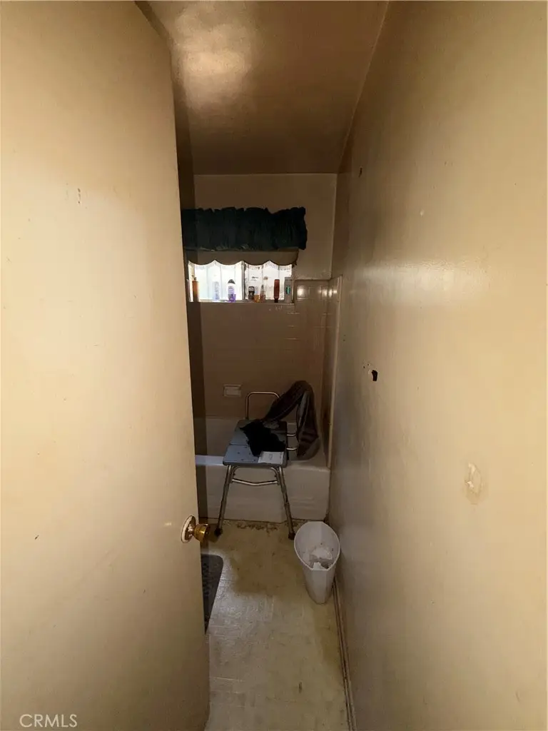 1183 W 19th St, San Bernardino, CA 92411 - #2