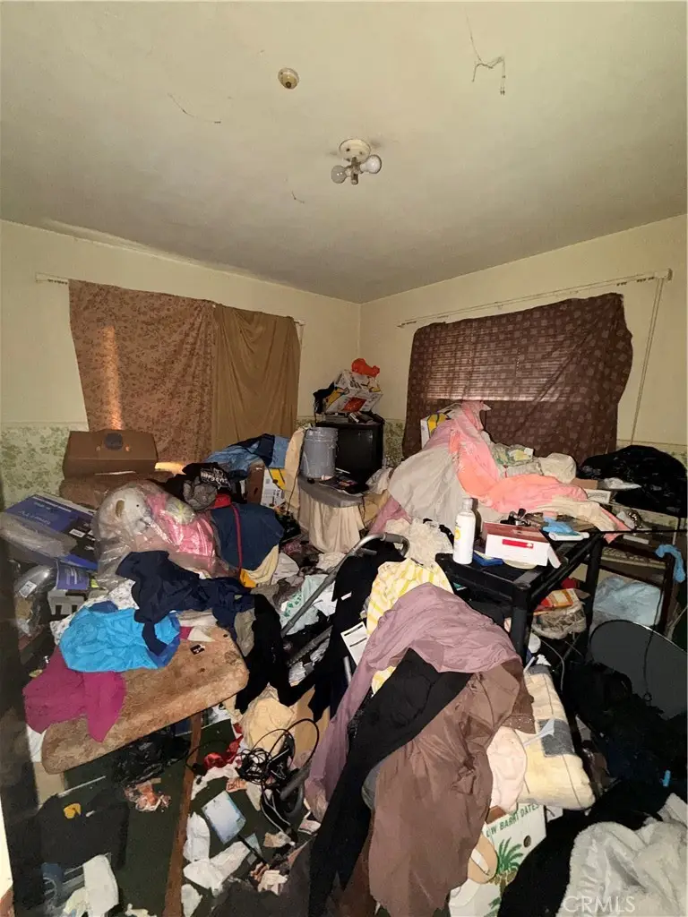 1183 W 19th St, San Bernardino, CA 92411 - #3
