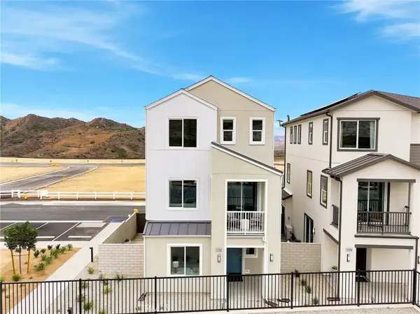 27604 Barefoot Place, Valencia, CA 91381