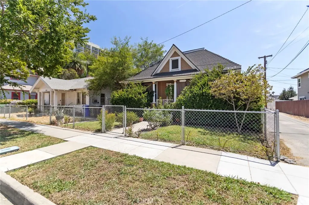 4048 9th Street, Riverside, CA 92501 - #1