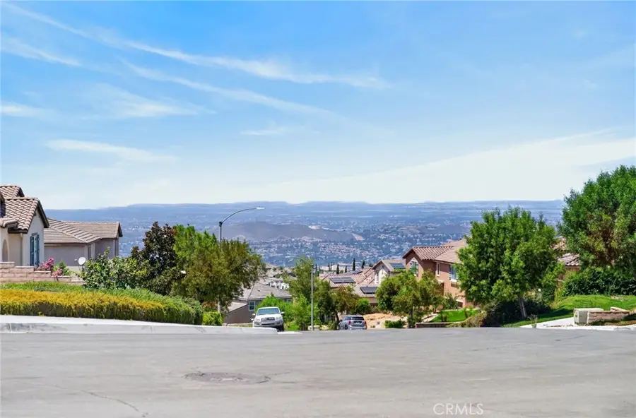 16796 Golden Bluff Loop, Riverside, CA 92503 - #3