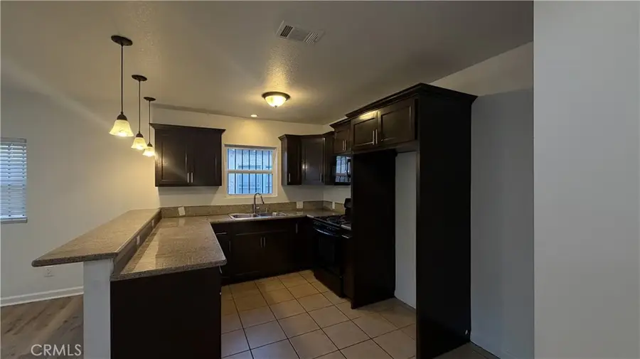 210 W 102nd, Los Angeles, CA 90003 - #3