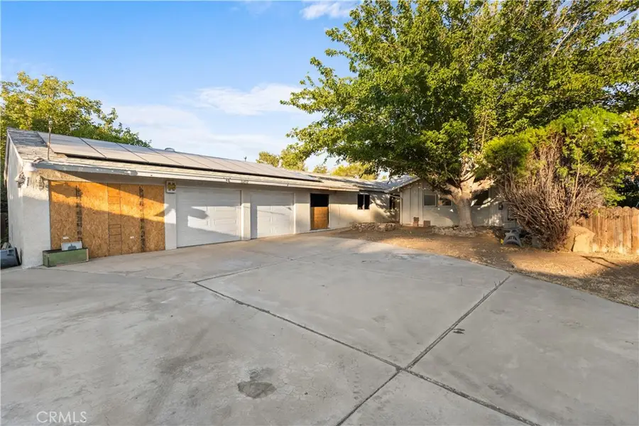 16092 Lakewood Place, Victorville, CA 92395 - #2