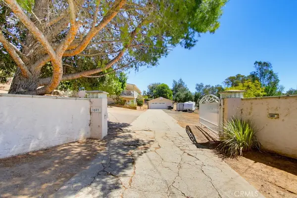 1691 Roble Grande Road, Alpine, CA 91901