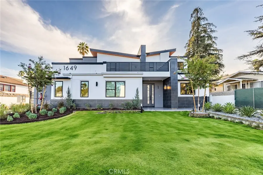 1649 N Lake Avenue #2, Pasadena, CA 91104 - #3