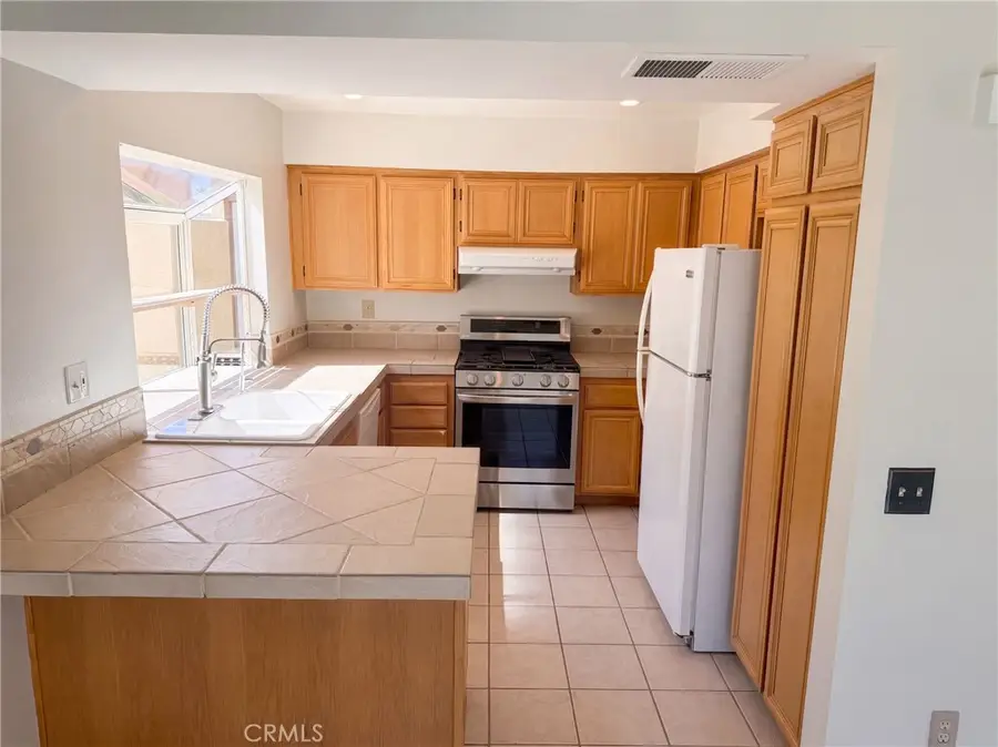 961 Verona, San Jacinto, CA 92583 - #2