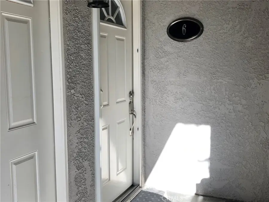 1725 Loma Avenue #6, Long Beach, CA 90804 - #2