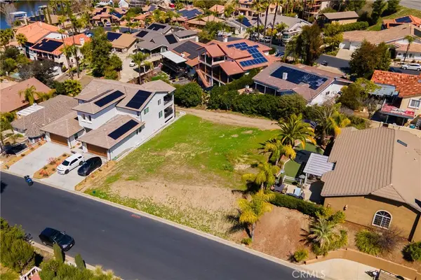 22760 Cascade Drive, Canyon Lake, CA 92587