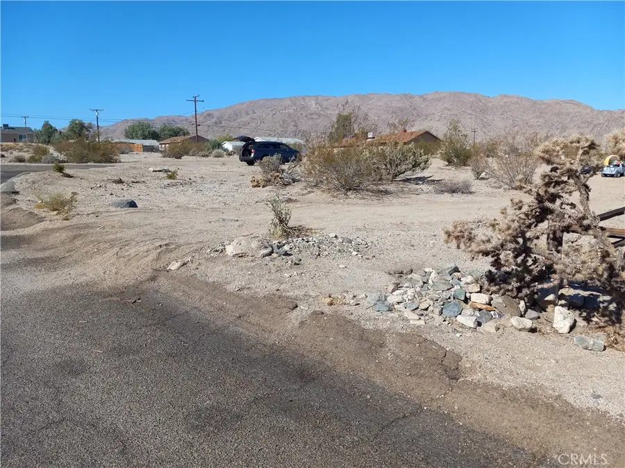 29 Sahara Ave, Twentynine Palms, CA 92277 - #2