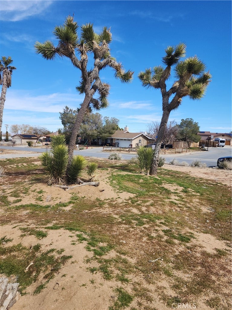 7460 Hermosa Avenue, Yucca Valley, CA 92284 BHGRE