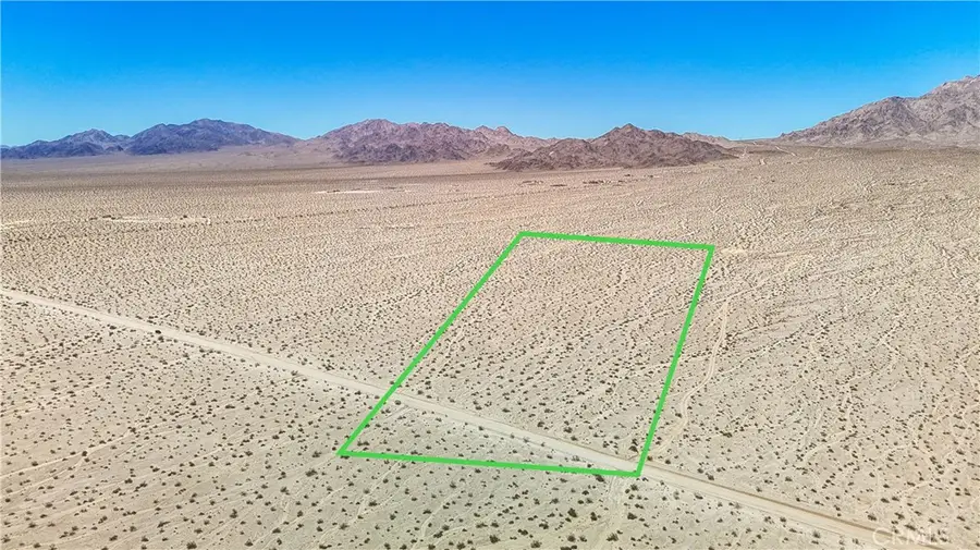 592 Ironage Rd, Twentynine Palms Yucca Valley, CA 92277 - Image #3