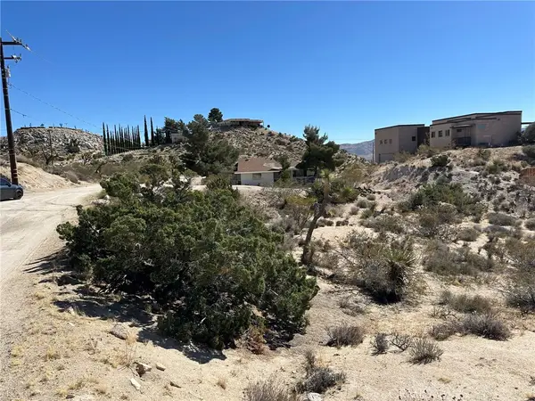 2 Buena Suerte Road, Yucca Valley, CA 92284